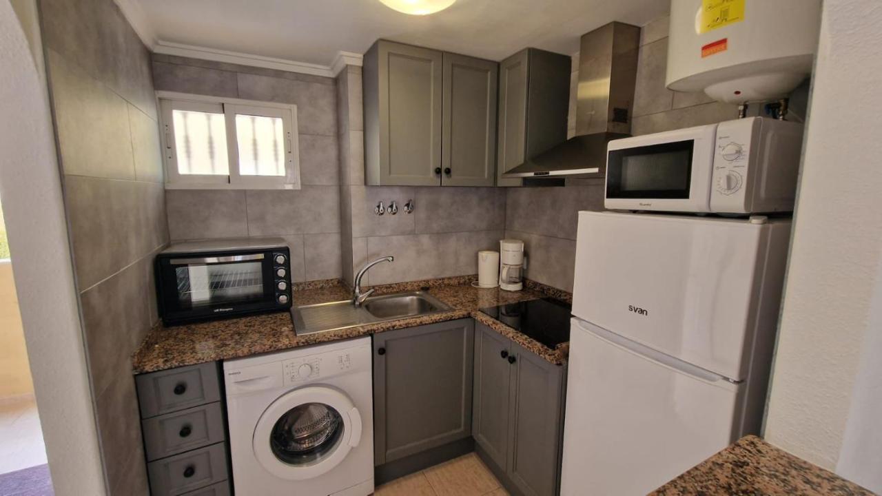 Lovely One Bedroom Unit With Balcony And Pool เดเนีย ภายนอก รูปภาพ