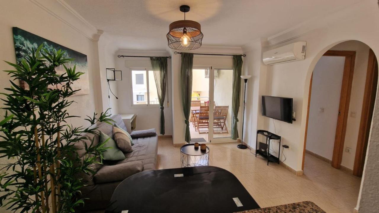 Lovely One Bedroom Unit With Balcony And Pool เดเนีย ภายนอก รูปภาพ